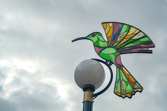 Hummingbird Street Lamp Art ~Otavalo