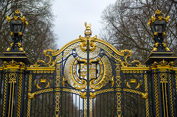 Main Gates at Buckingham Fountain ~London, UK